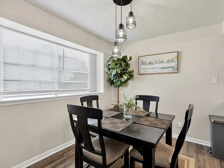 9514 Marblemount Dr — Photo 8