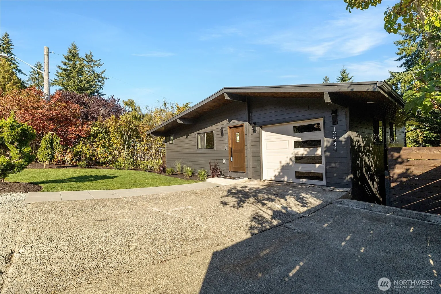 10244 32nd Avenue SW photo 1