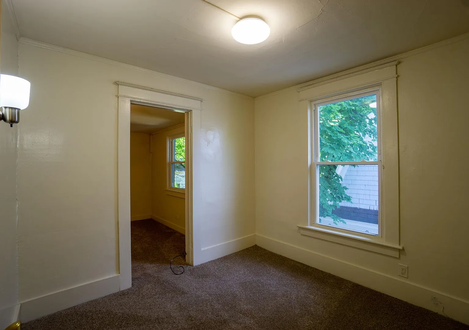 917 Lancaster Ave - June 1, 2027 - Beautiful Single Family Home — Photo 2