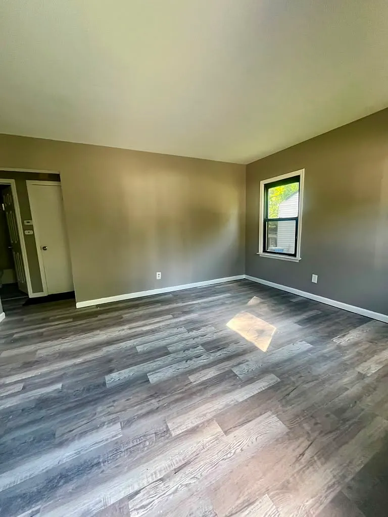 2 bed, 1000 sqft, $1,225 — Photo 3