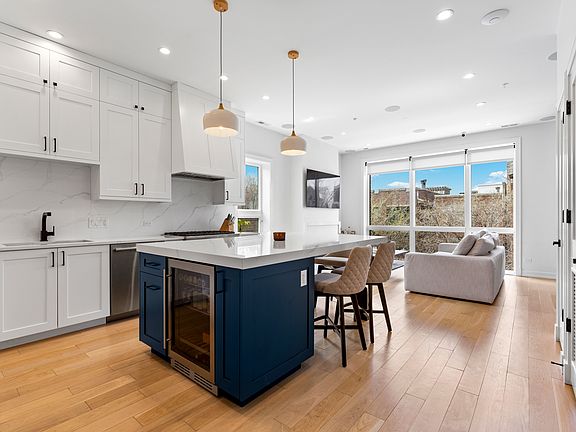 2nd image of 1525 N Bosworth Ave #3S