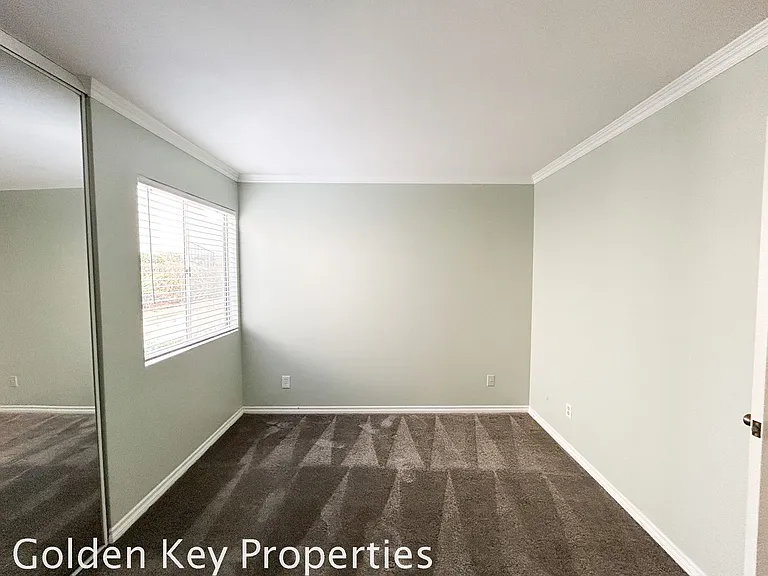 918 Caminito Estrada #E — Photo 11
