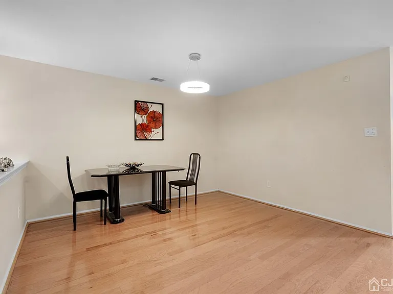 303 Pheasant Run — Photo 18