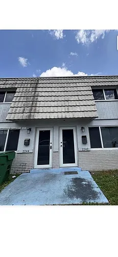 2240 NW 59th Way #1-3 Photo 1