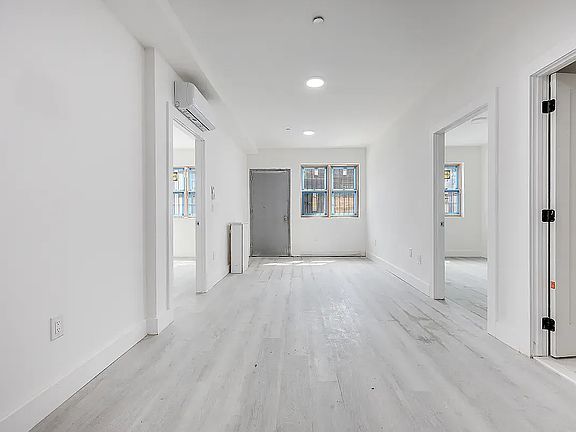 4th image of 431 Warwick St #2B