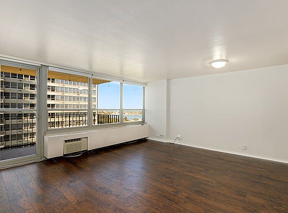3rd image of 3550 N Lake Shore Dr APT 2205