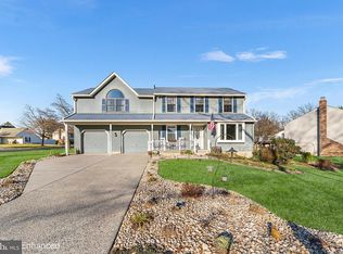 8201 Weymouth Dr, Pennsauken, NJ 08109