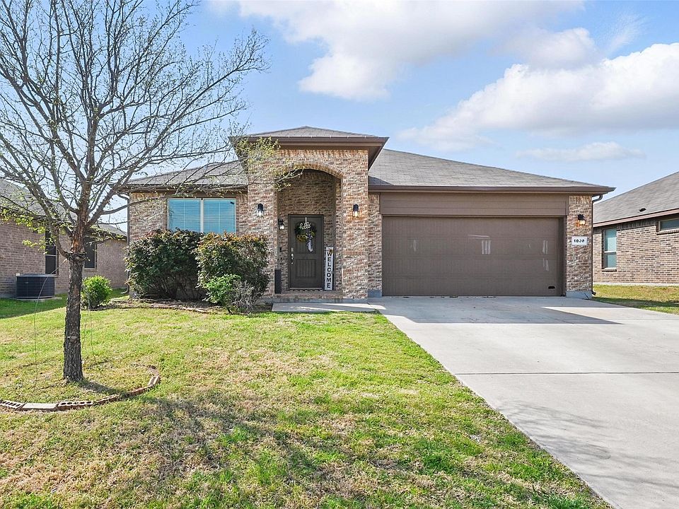 1st image of 1008 Meadow Scape Dr