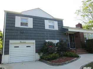 19 Lakeside Dr, Roosevelt, NY 11575