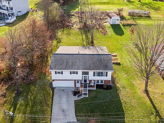 5th image of 24 Crescent Dr