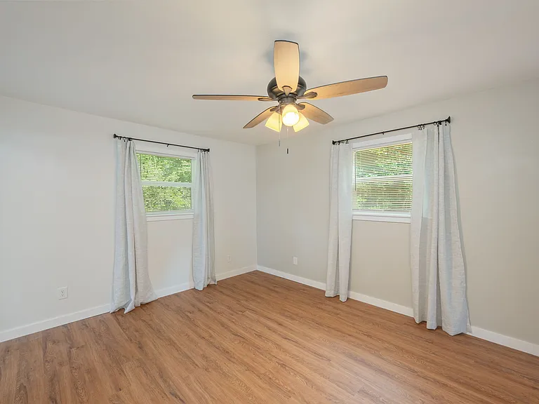 812 E Edney Ave — Photo 16