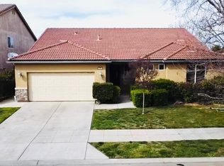 735 Serena Ave, Clovis, CA 93619