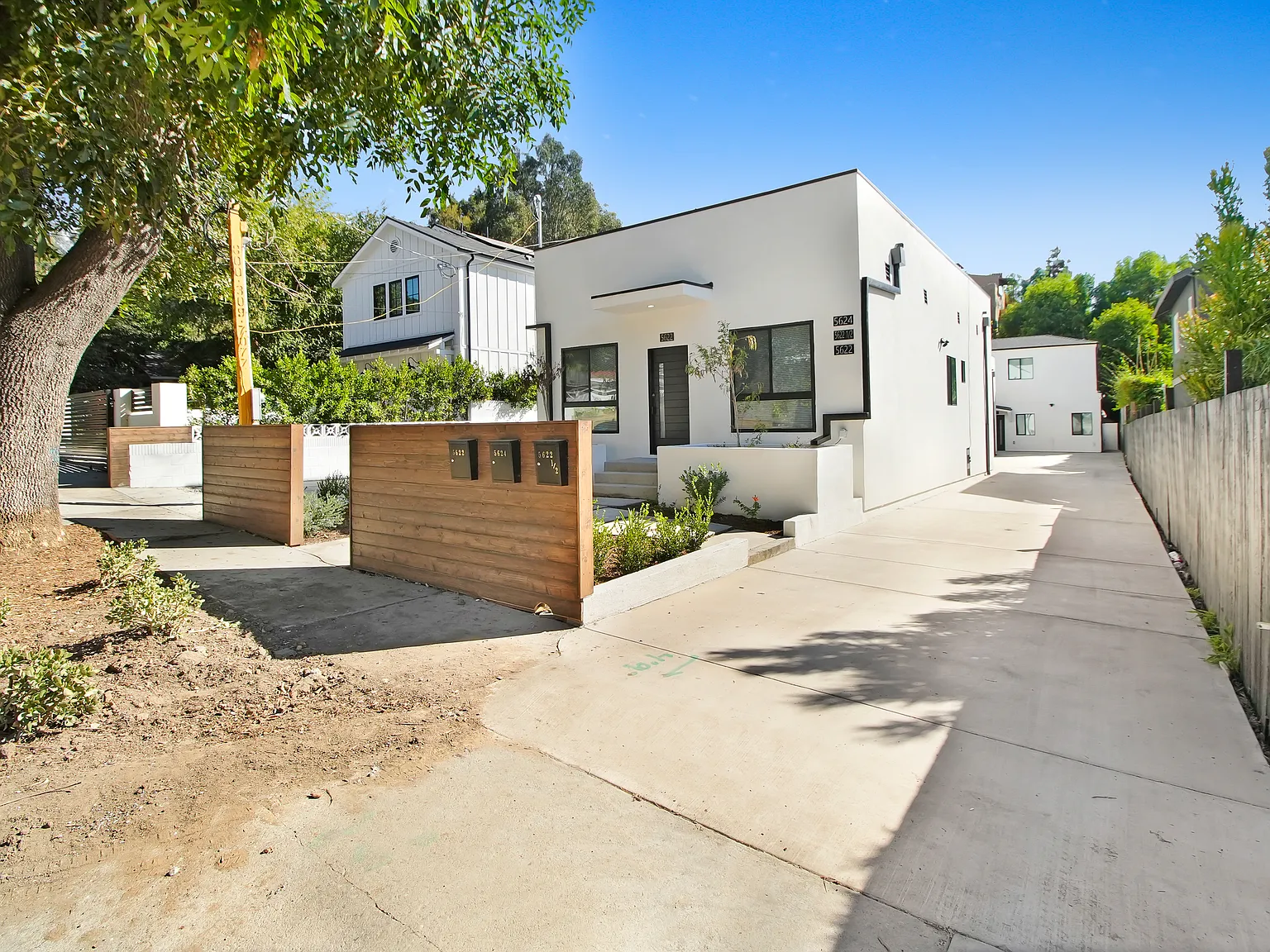 3 bed, 1225 sqft, $4,300 — Photo 1