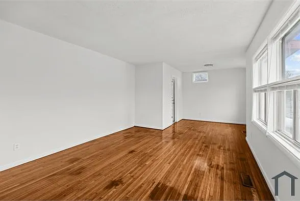 6715 Court N — Photo 2