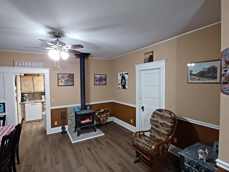 137 NW Lincoln St, Melvern, KS 66510 Zillow