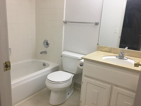 3rd image of 3776 Moorpark Ave APT 3