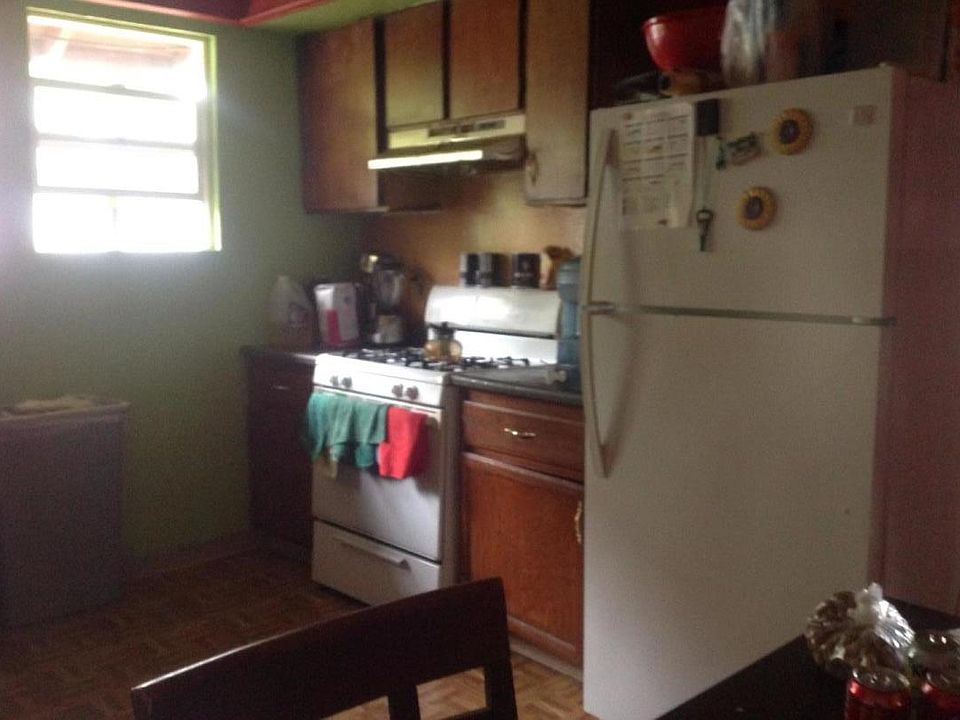 2nd image of 17 Alexander Ave