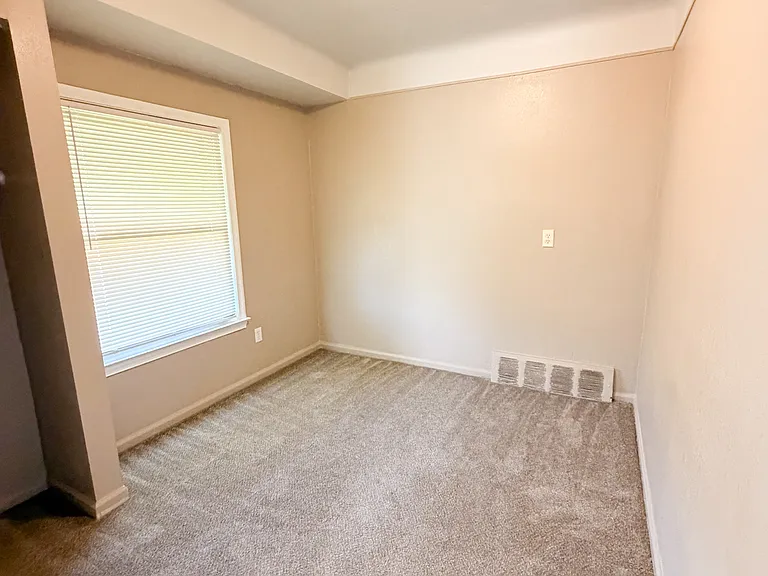 19170 Joann Ave — Photo 5