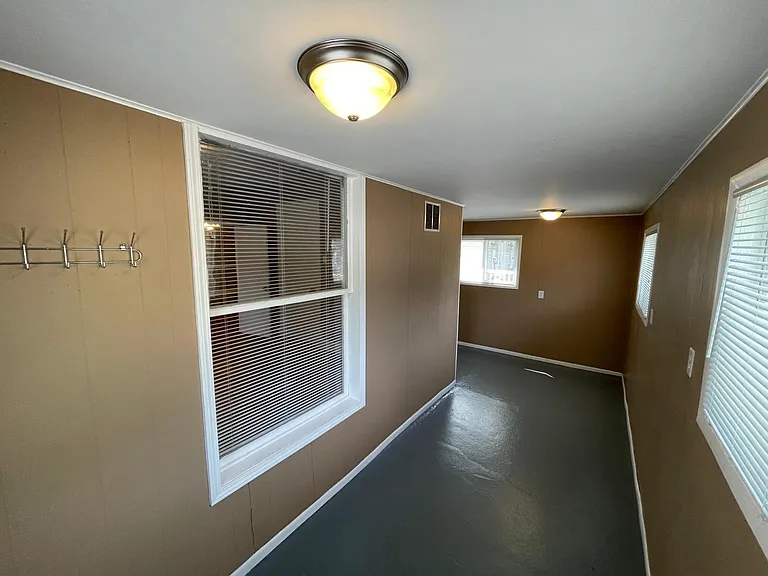 1627 Blaine Ave — Photo 20