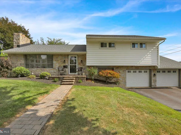 320 Pennsylvania Ave, Shillington, PA 19607