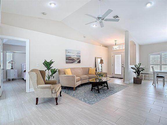 3rd image of 70 Clubhouse Rd