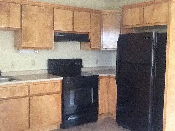 2nd image of 43 Webb Ct NE