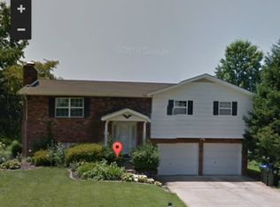 566 Fairfax Dr, Columbia, IL 62236
