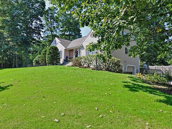 5th image of 12 Cliff Dr