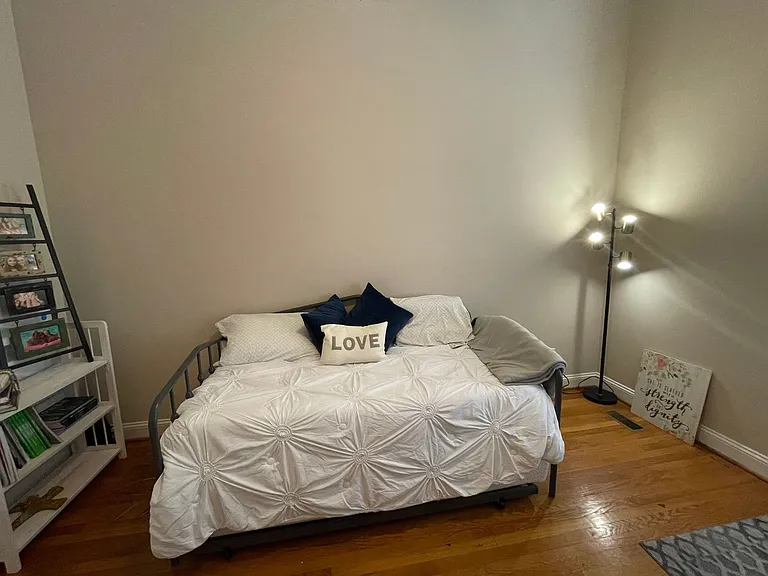 922 Main St — Photo 9