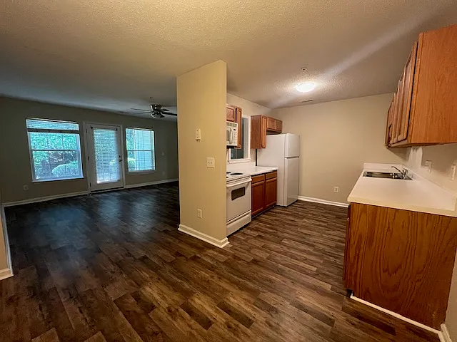 903 Hanahan Ct #2B — Photo 17