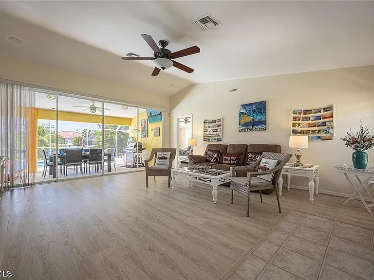 4123 SW 26th Pl — Photo 17
