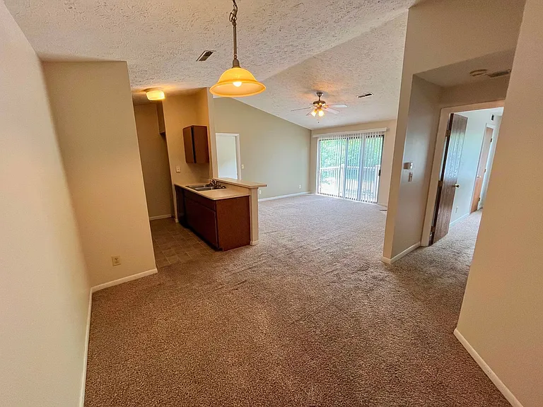 24 Woodland Hills Dr #11 — Photo 10