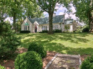 404 Lightfoot Rd, Louisville, KY 40207