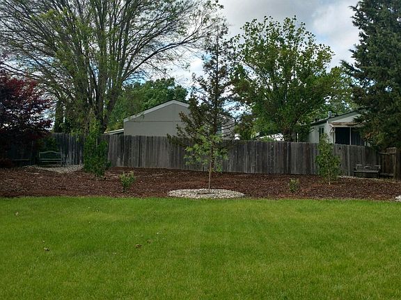 4th image of 796 Golden Meadow Dr