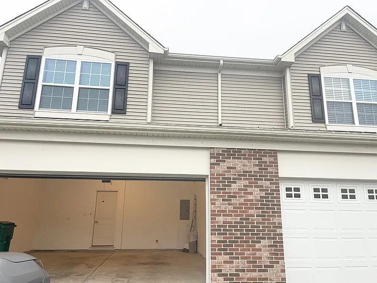 8307 Pembridge Ct — Photo 3