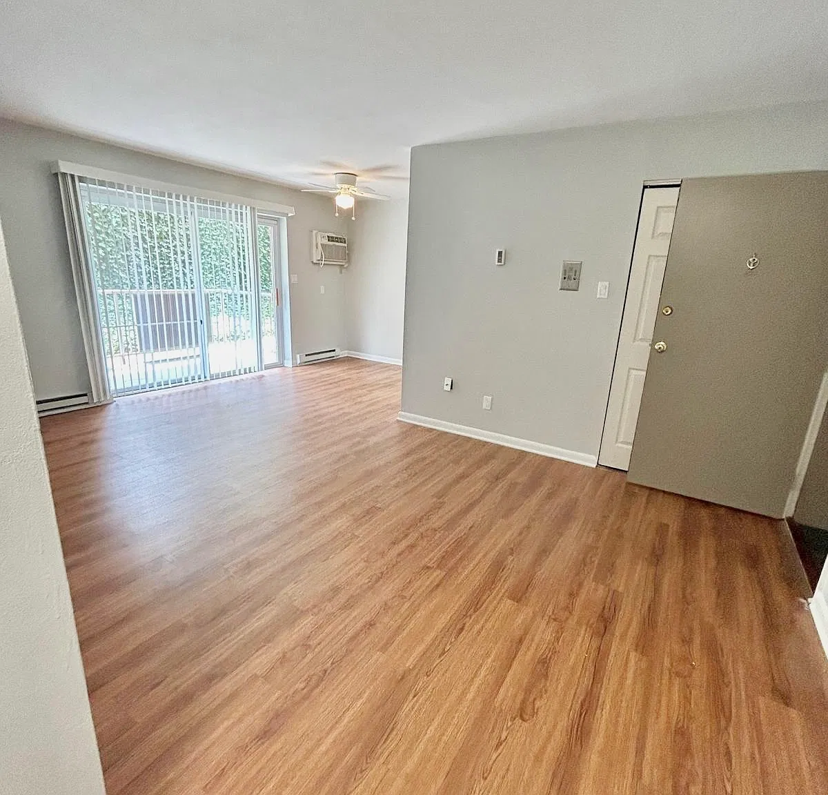 Hamilton On The Lake (Cedar Beech Apartments) — Photo 3