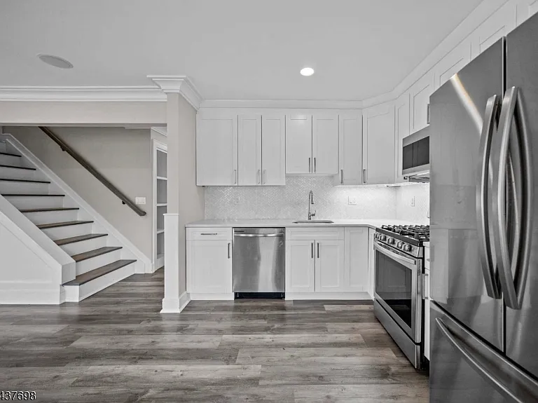 21 Valley Ave — Photo 9