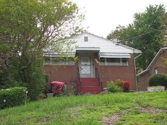 2nd image of 2024 S Kenmore St