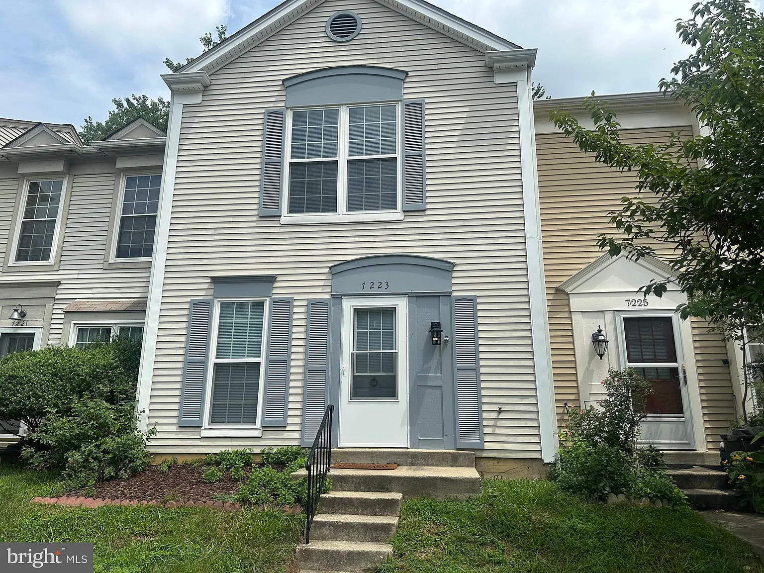 2 bed, 1.5 bath, 1008 sqft, $2,500 — Photo 1