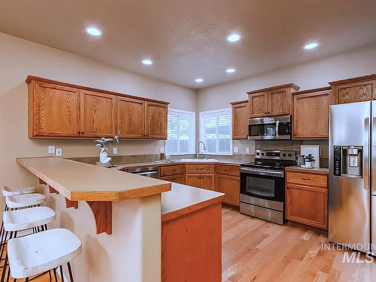 5729 S Moreya Ave — Photo 11