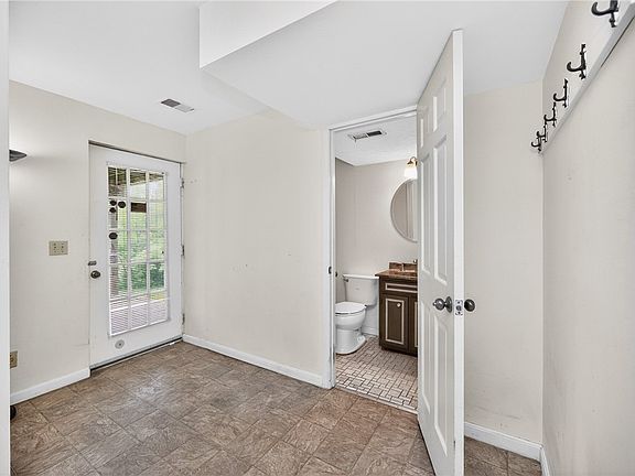 5th image of 1751 Oregonia Rd