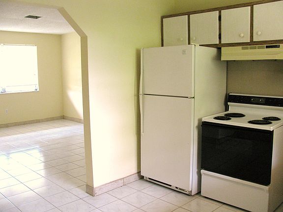 Kitchen and appliances