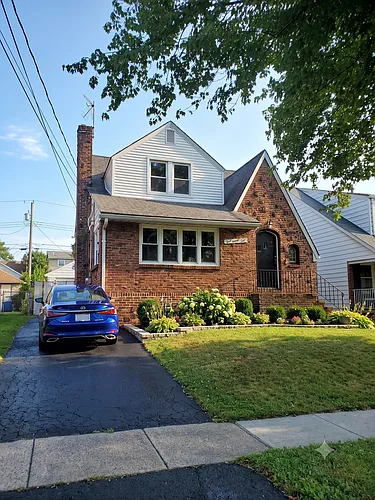 325 Gesner St Photo 1