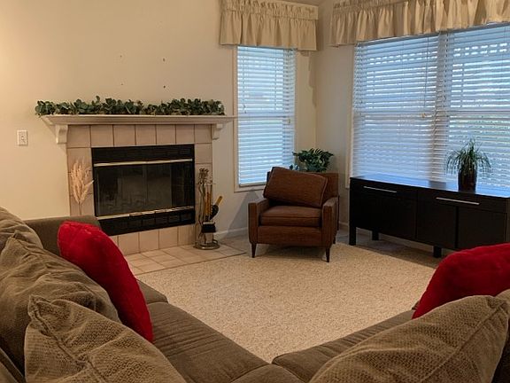 4th image of 33726 Chatham Way