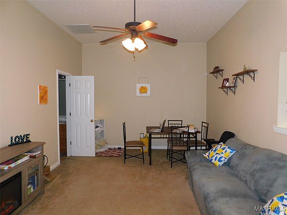 5th image of 215 Pine St
