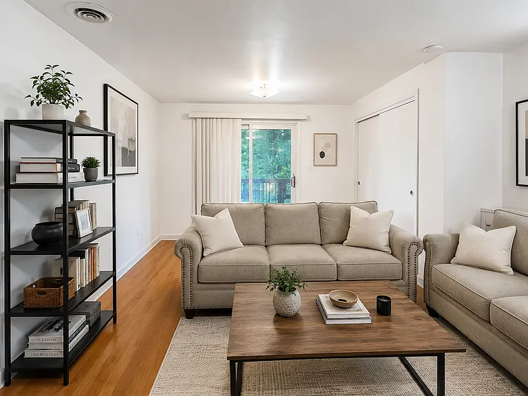 169 Windsor St #3 — Photo 8