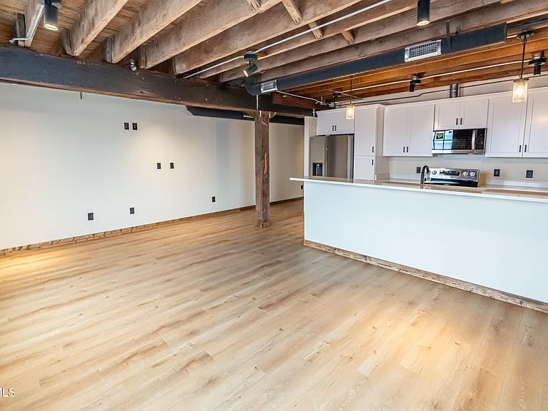 453 E Main St #500 — Photo 12