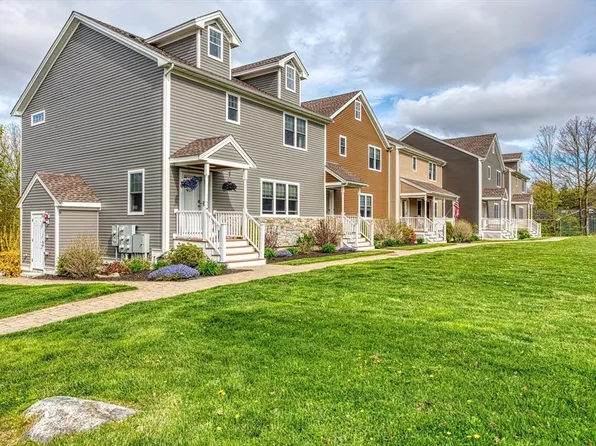 409 Page St Unit 409, Avon, MA 02322