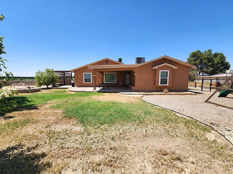 1535 Vajillo Ln — Photo 40