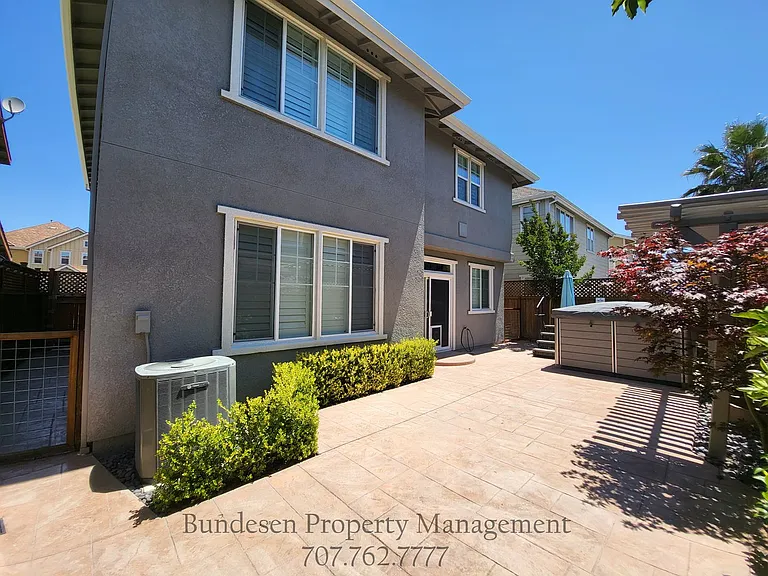 1727 Southgate Dr — Photo 21